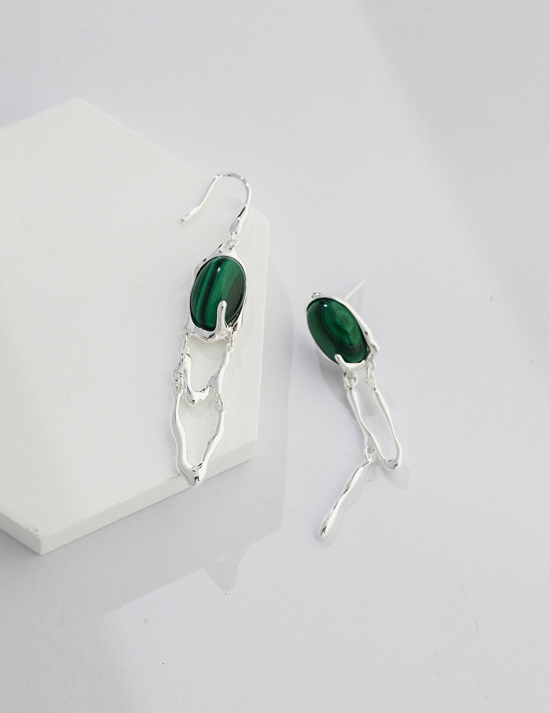 S925 Sterling Silver AB-Style Asymmetrical Earrings with Natural Malachite | Natural Black Onyx (E0856)