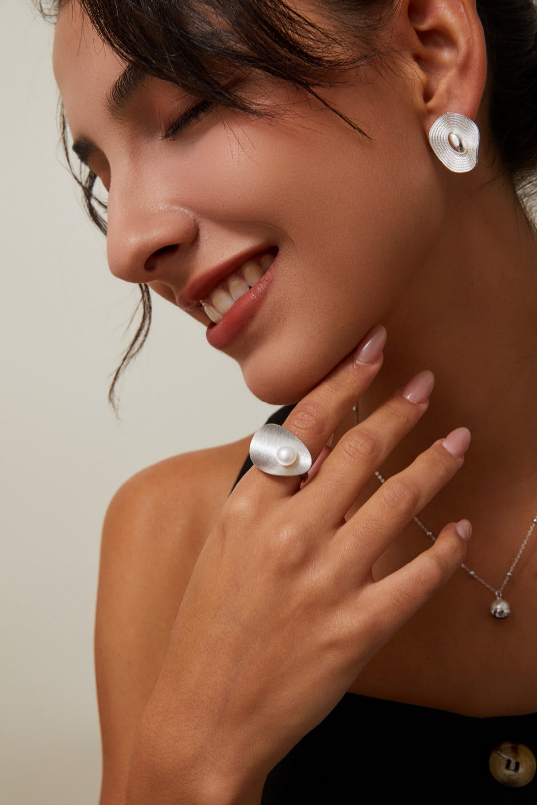 S925 Sterling Silver Brushed Pearl Ring (J0376)