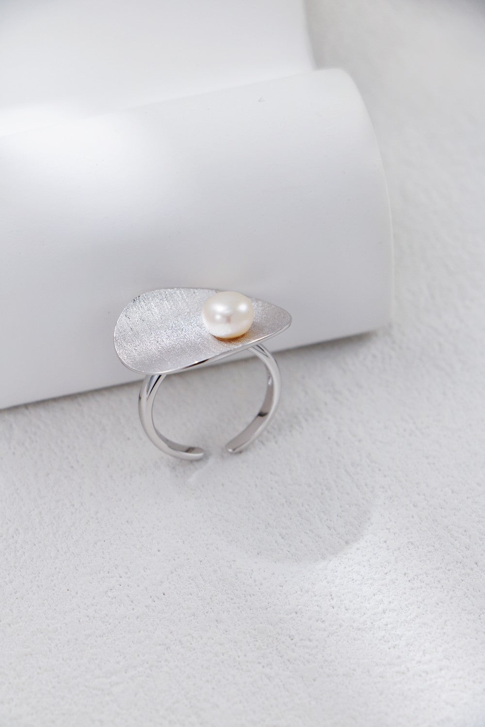 S925 Sterling Silver Brushed Pearl Ring (J0376)