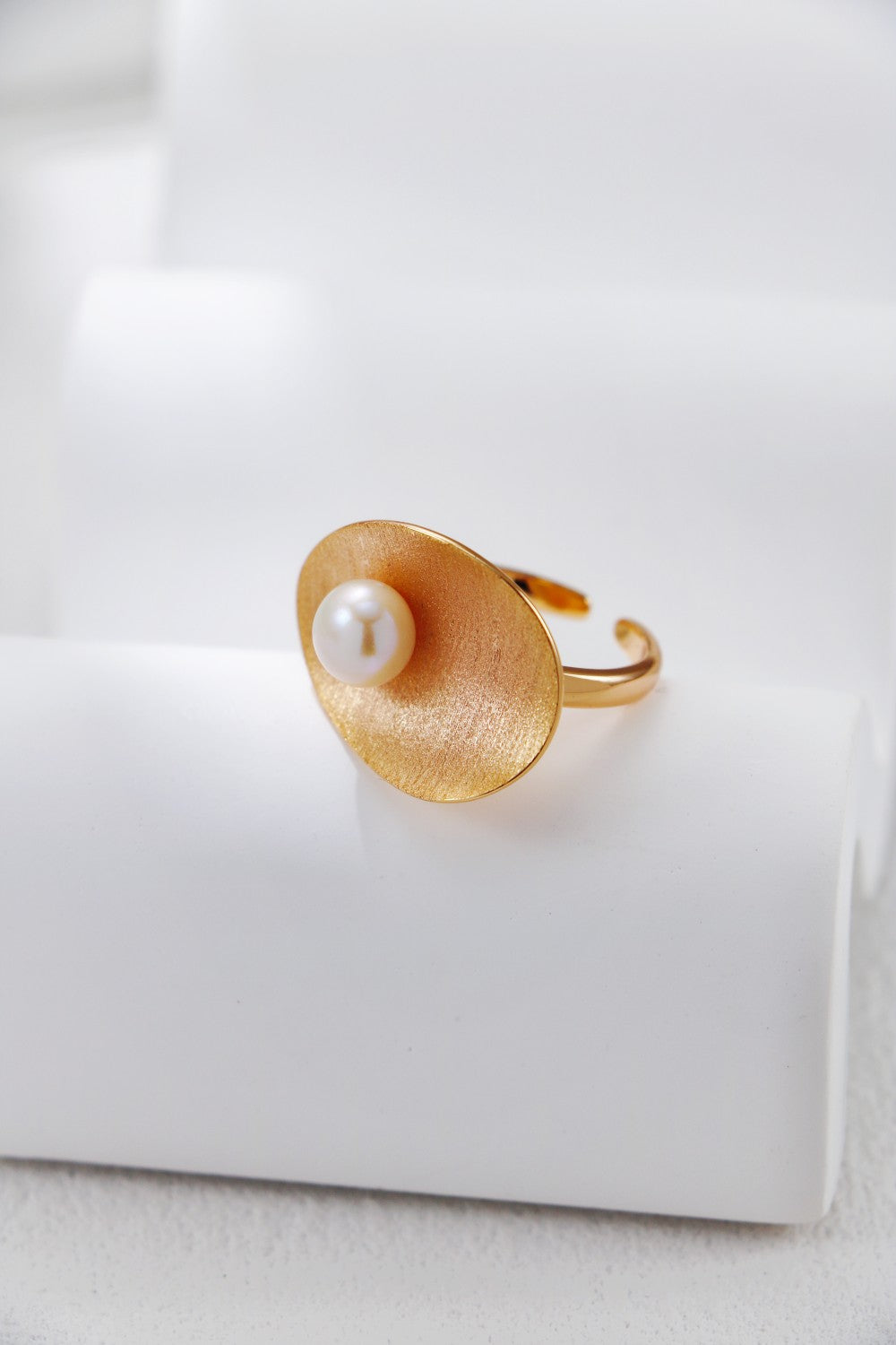 S925 Sterling Silver Brushed Pearl Ring (J0376)