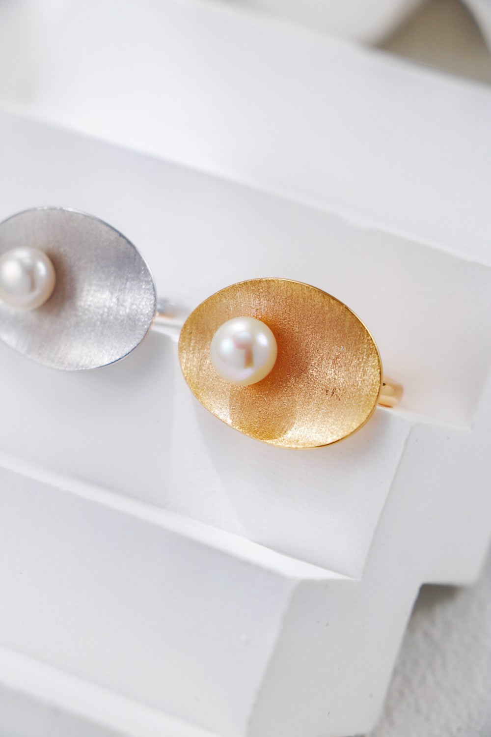 S925 Sterling Silver Brushed Pearl Ring (J0376)
