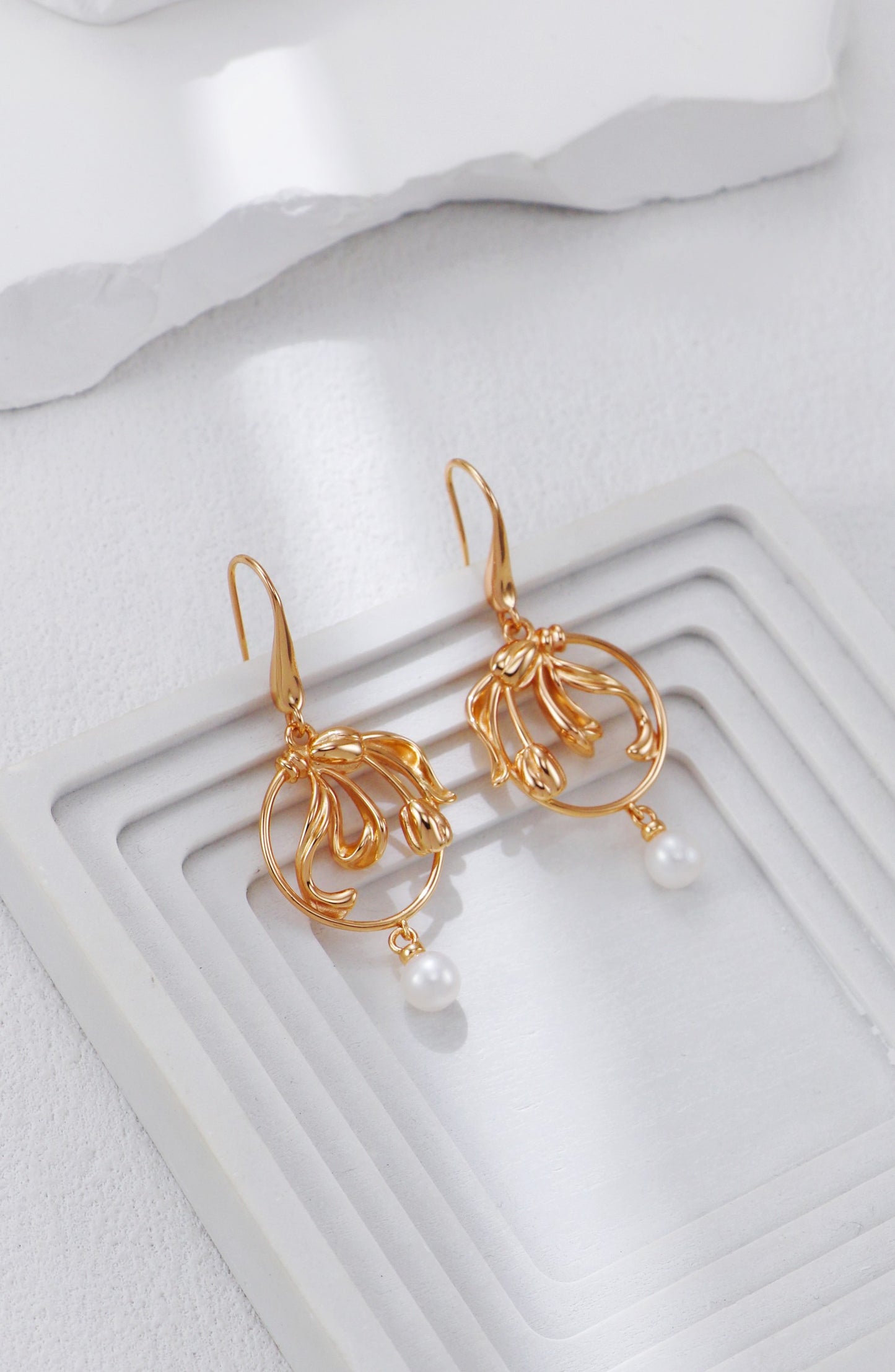 S925 Sterling Silver Vintage Gold Tulip Pearl Earrings (CE0324)