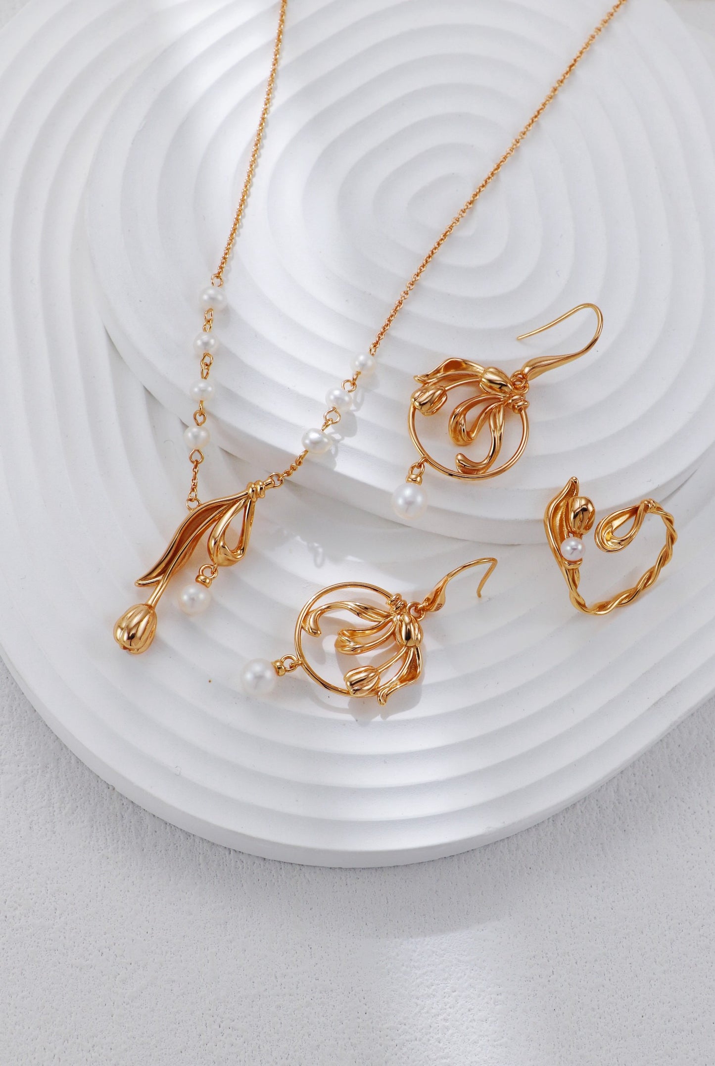 S925 Sterling Silver Vintage Gold Tulip Pearl Earrings (CE0324)