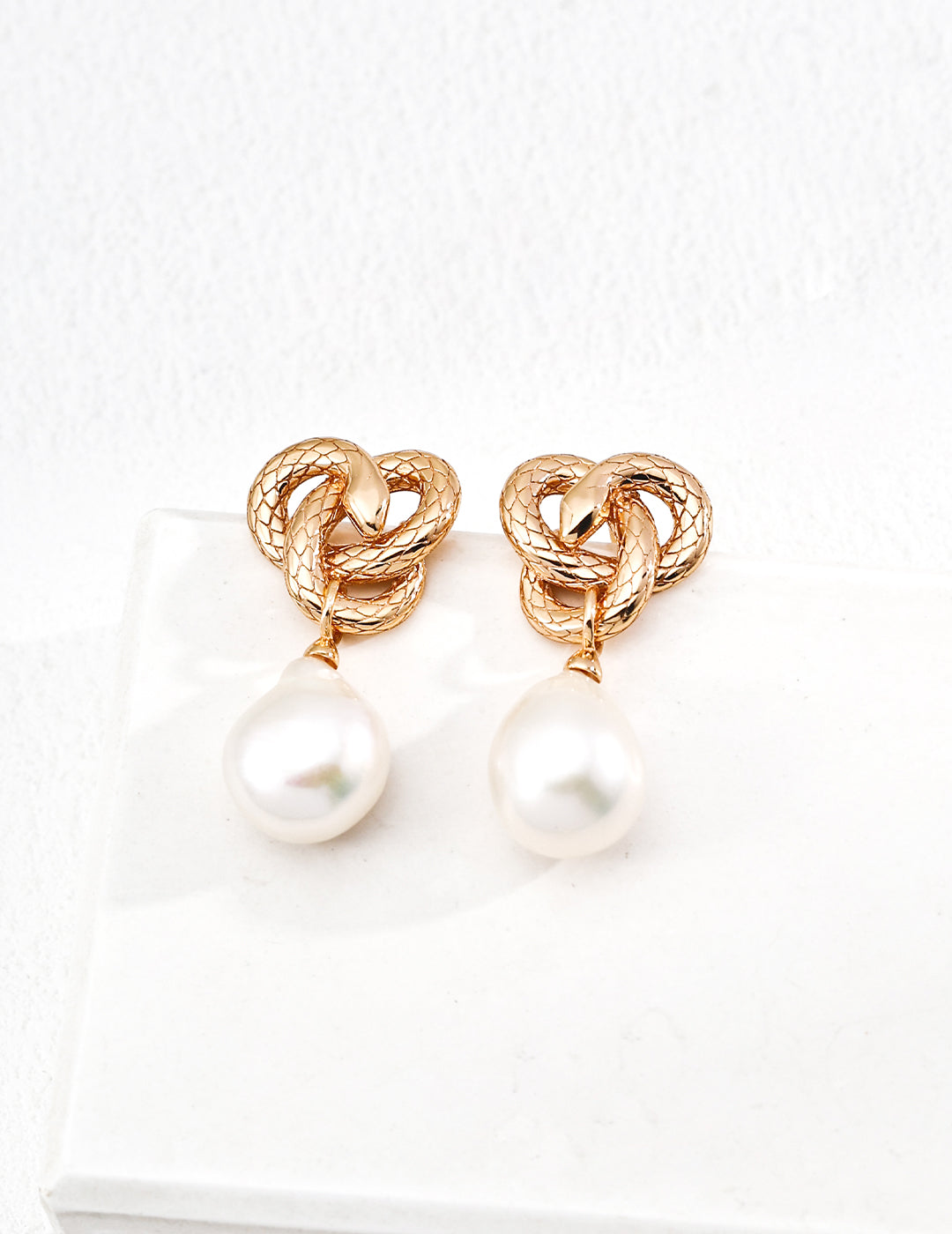 S925 Sterling Silver Vintage Natural Baroque Pearl Earrings with Serpent Totem (E01300-2)