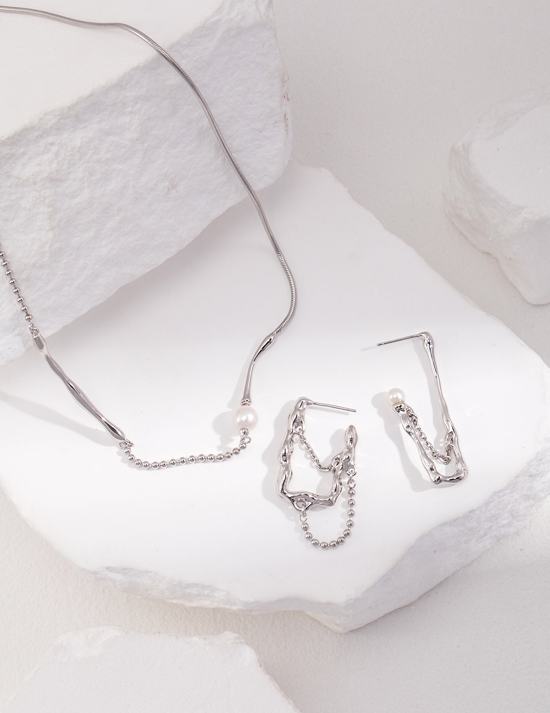 S925 Sterling Silver Pearl Necklace (D0294)