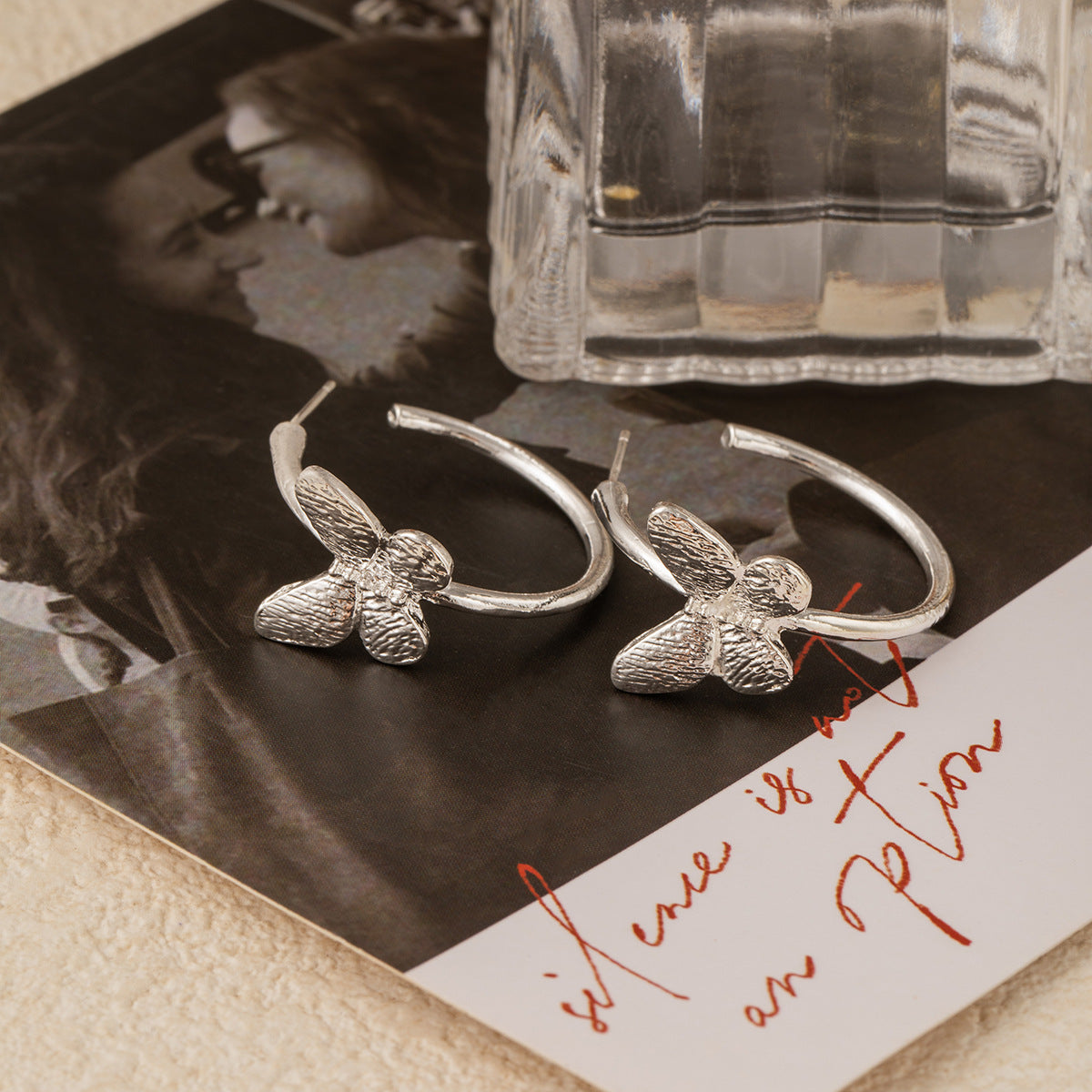 Minimalist Hoop Earrings with Lightweight Butterfly Design (TE17)