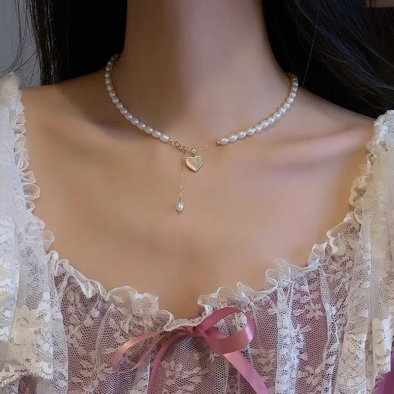 French Gentle Natural Pearl Heart Shell Necklace (TX10)