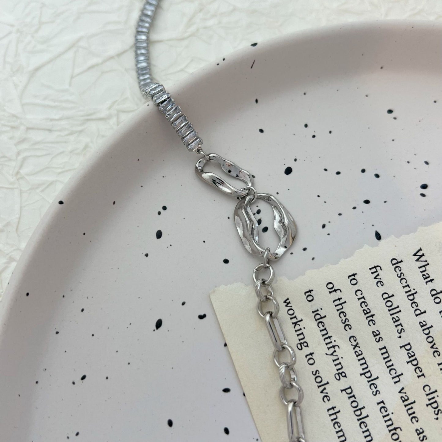 Irregular Ring Clasp Zircon Joint Necklace - High-End Minimalist Niche & Versatile Collarbone Chain (TX02)