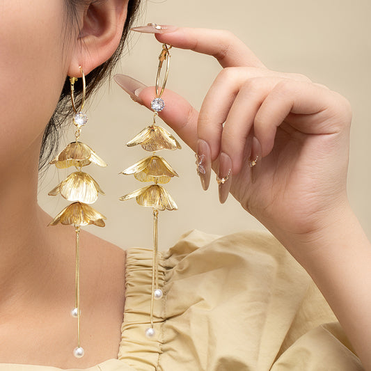 Exquisite Petal Tassel Pearl Earrings (TE16)