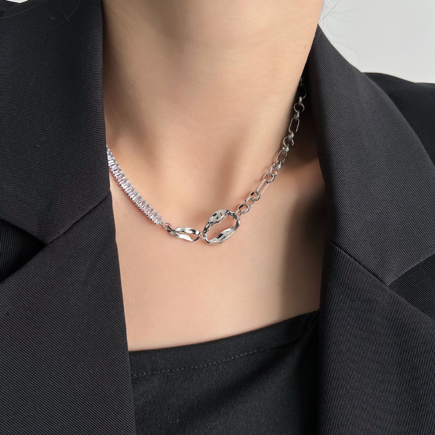 Irregular Ring Clasp Zircon Joint Necklace - High-End Minimalist Niche & Versatile Collarbone Chain (TX02)