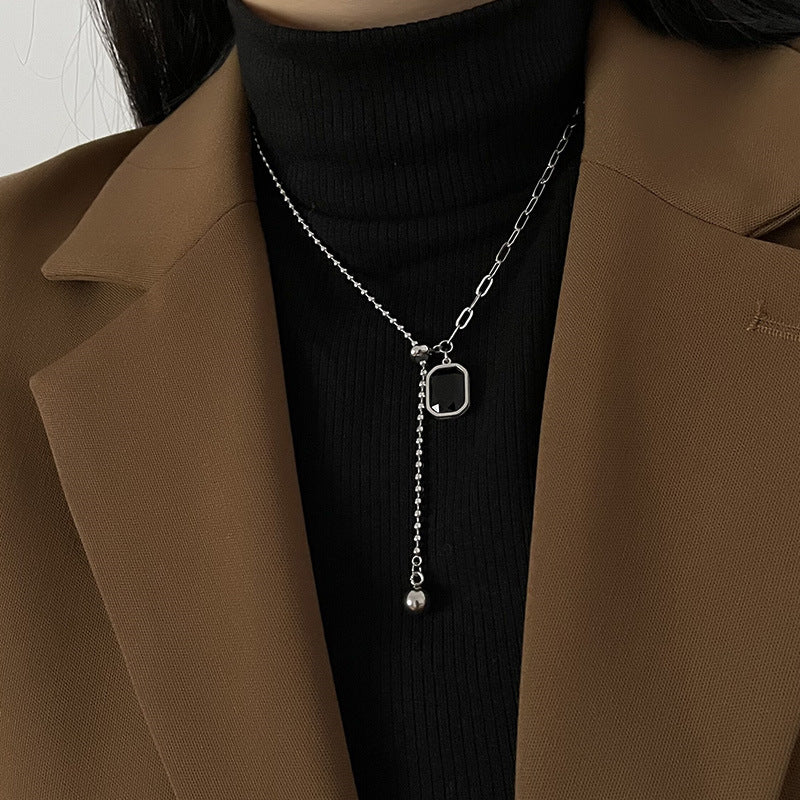 Titanium Steel Niche Pull-Design Black Gemstone Pendant Necklace (TX09)