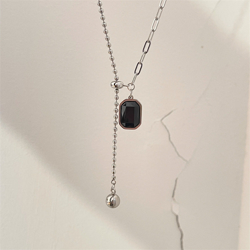 Titanium Steel Niche Pull-Design Black Gemstone Pendant Necklace (TX09)