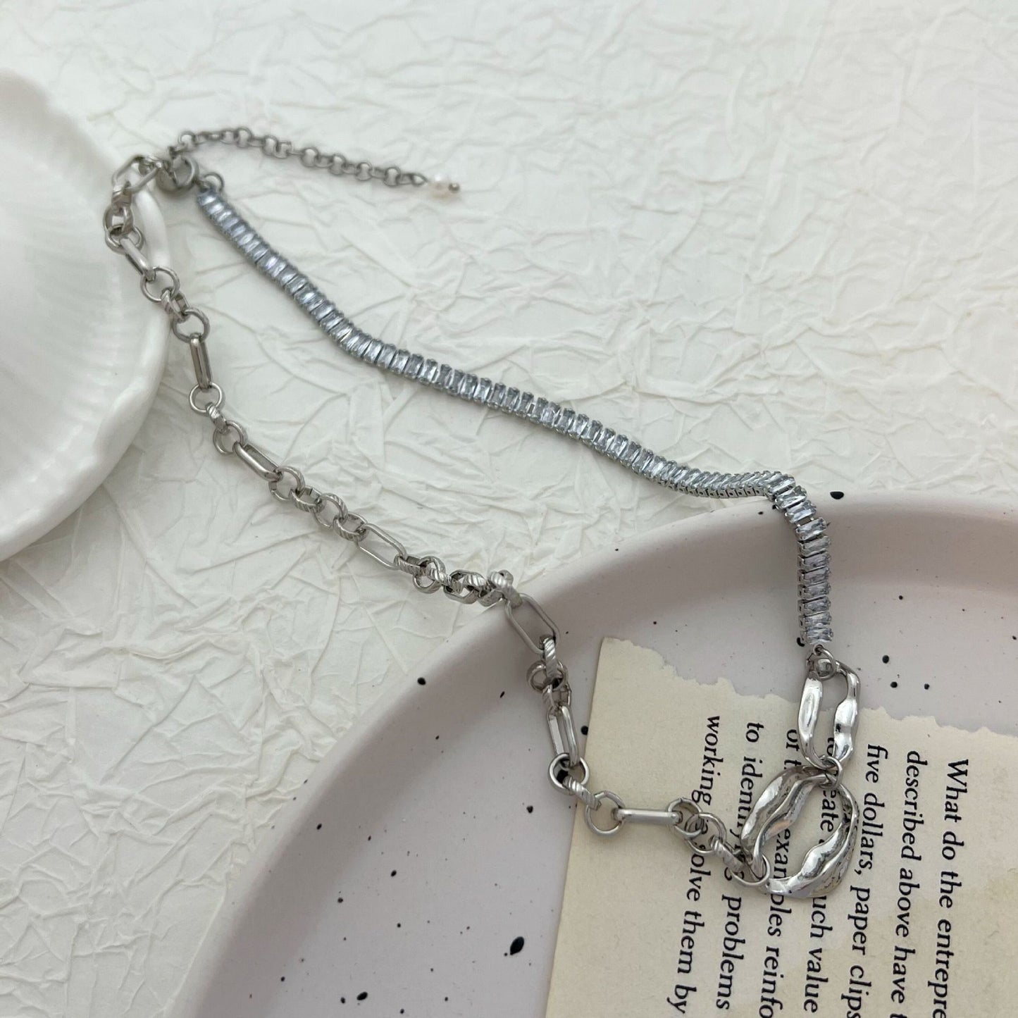 Irregular Ring Clasp Zircon Joint Necklace - High-End Minimalist Niche & Versatile Collarbone Chain (TX02)
