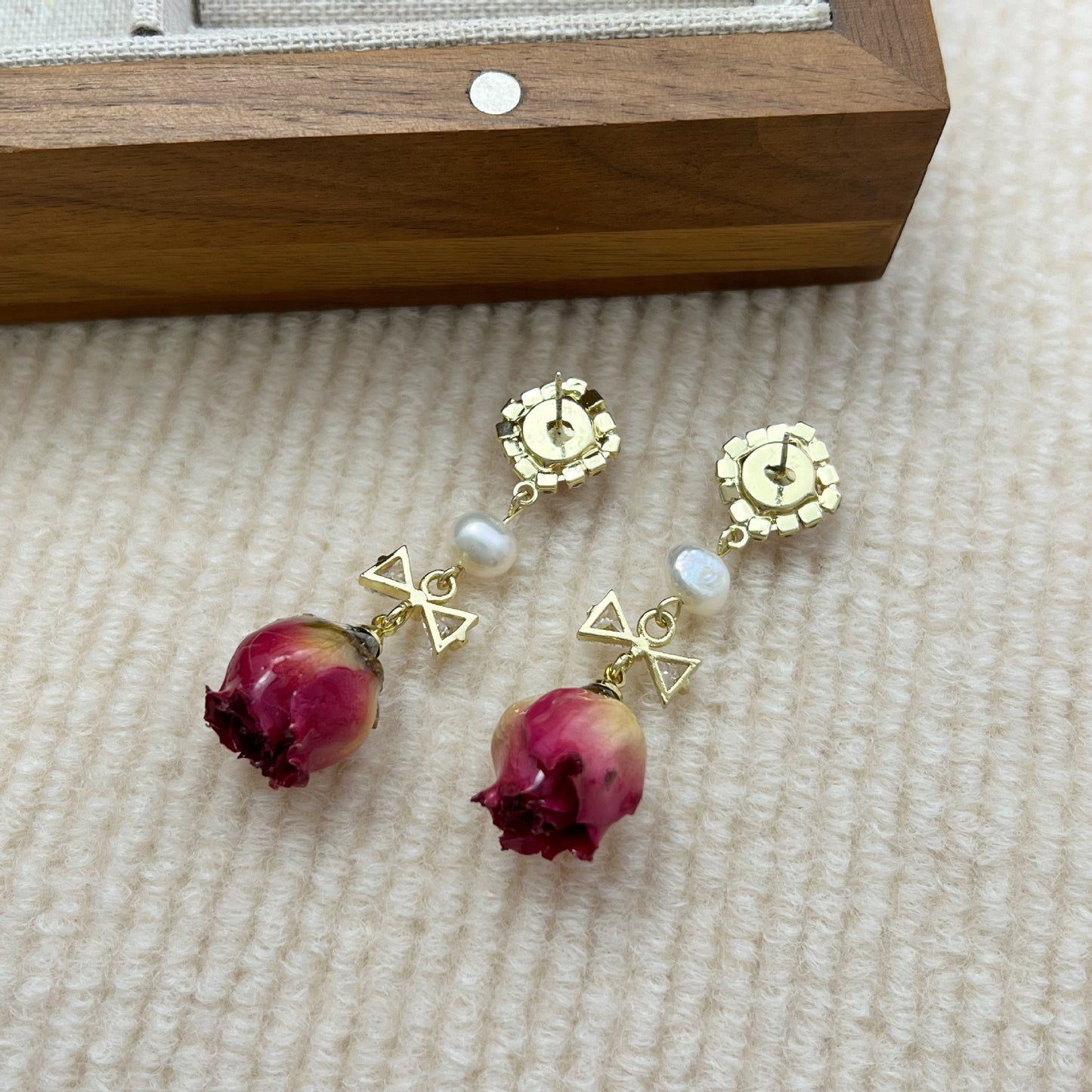 Preserved Flower Earrings - Niche Vintage Forest-Style Freshwater Pearl Rose Earrings (TE35)