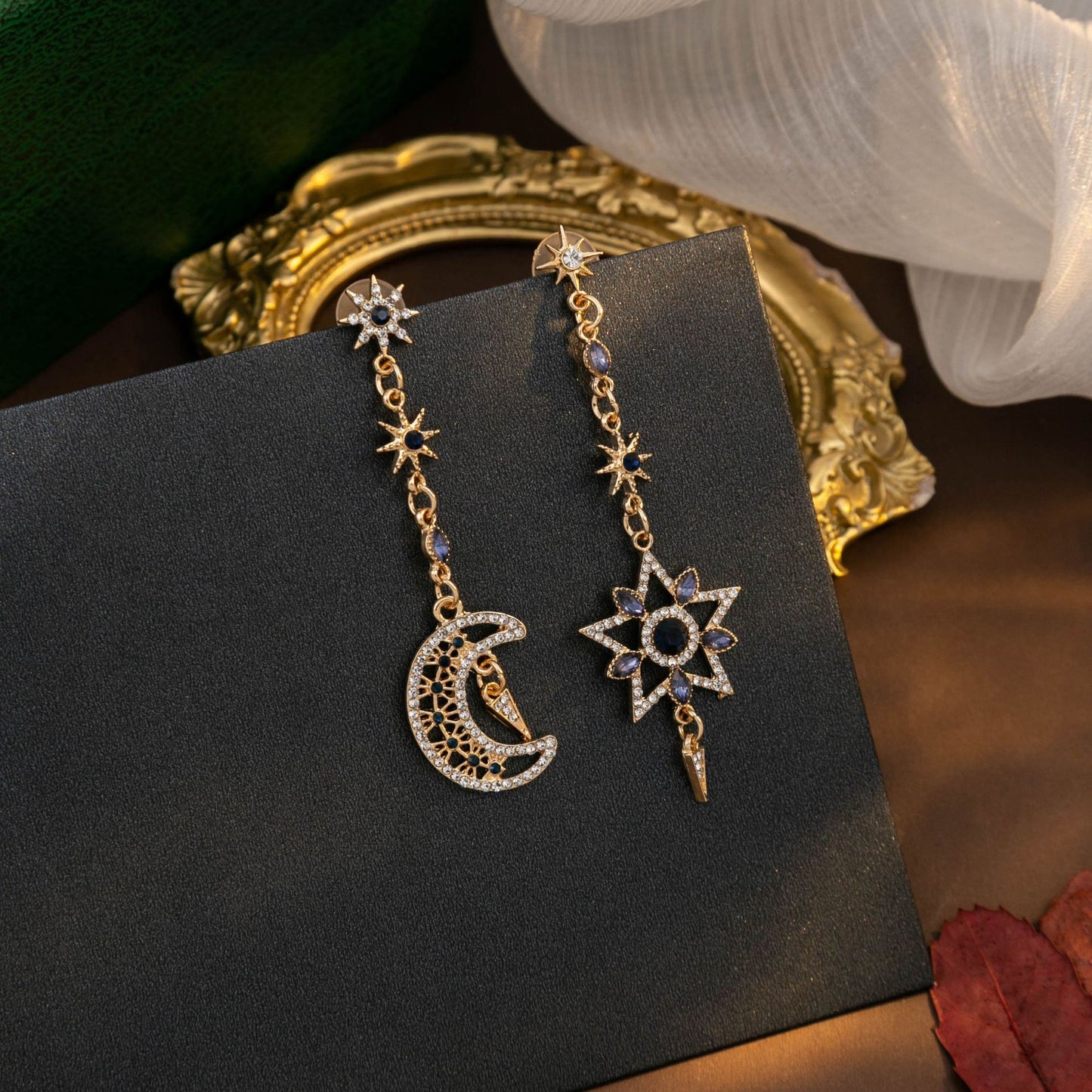 Asymmetric Star & Moon Drop Earrings (TE24)